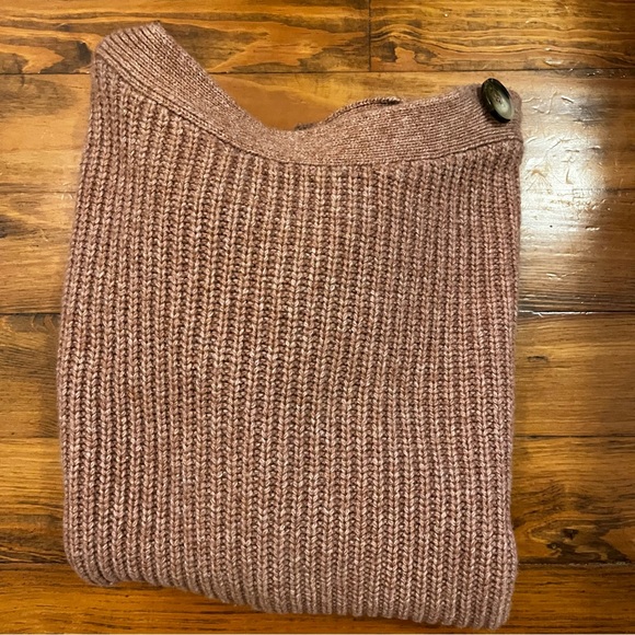 Madewell Boatneck Button-Shoulder Sweater in size Medium - Picture 7 of 9